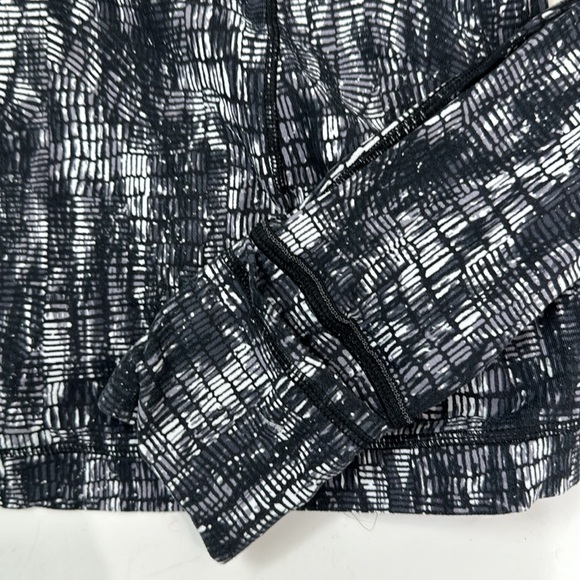 NWOT Lululemon size 10 long sleeve - Picture 3 of 4